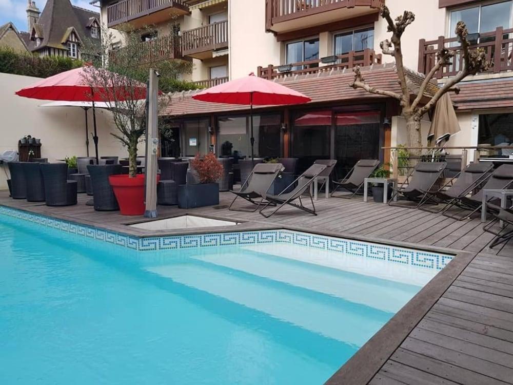 Le Trophee Boutique Hotel Spa- La Loggia Appart'Hotel Deauville Eksteriør billede