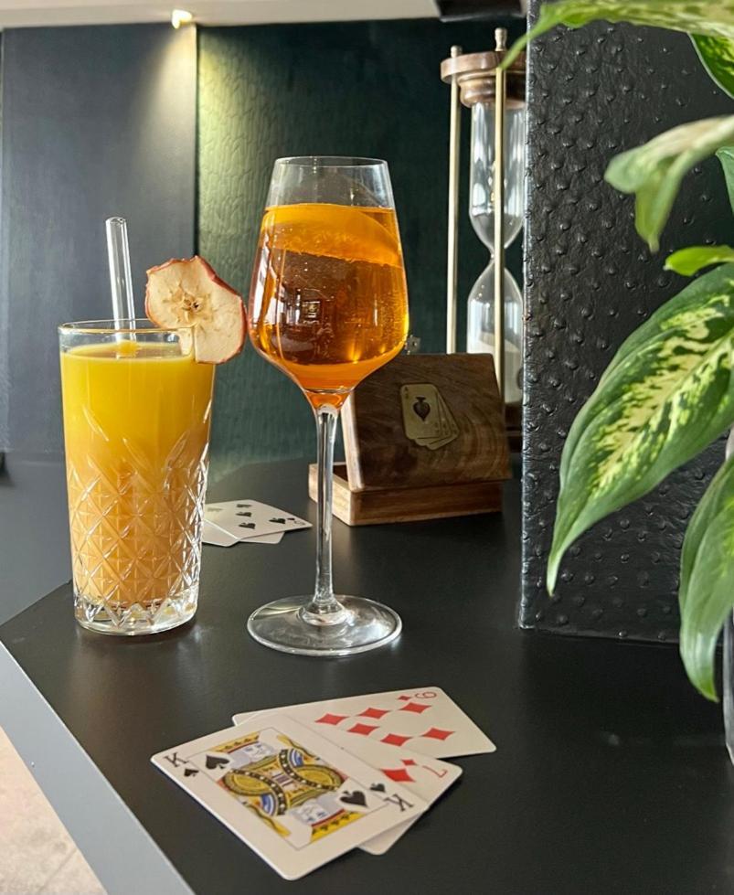 Le Trophee Boutique Hotel Spa- La Loggia Appart'Hotel Deauville Eksteriør billede