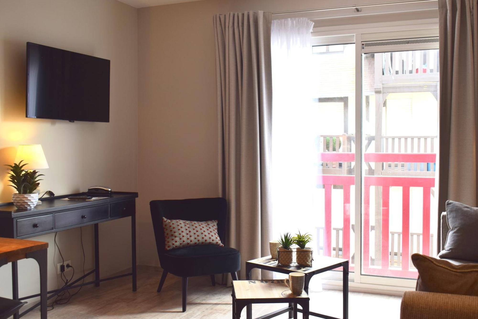Le Trophee Boutique Hotel Spa- La Loggia Appart'Hotel Deauville Eksteriør billede