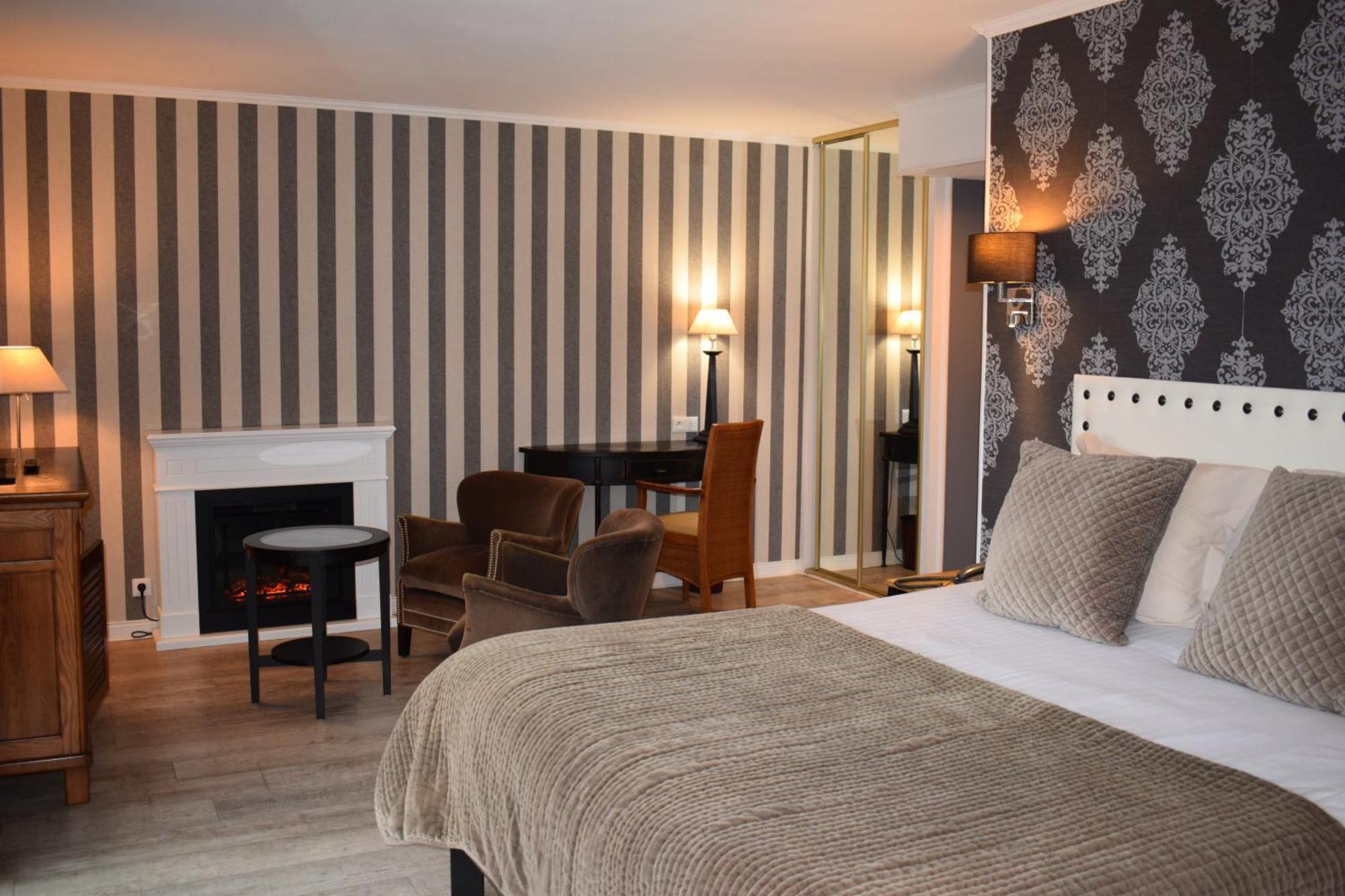 Le Trophee Boutique Hotel Spa- La Loggia Appart'Hotel Deauville Eksteriør billede