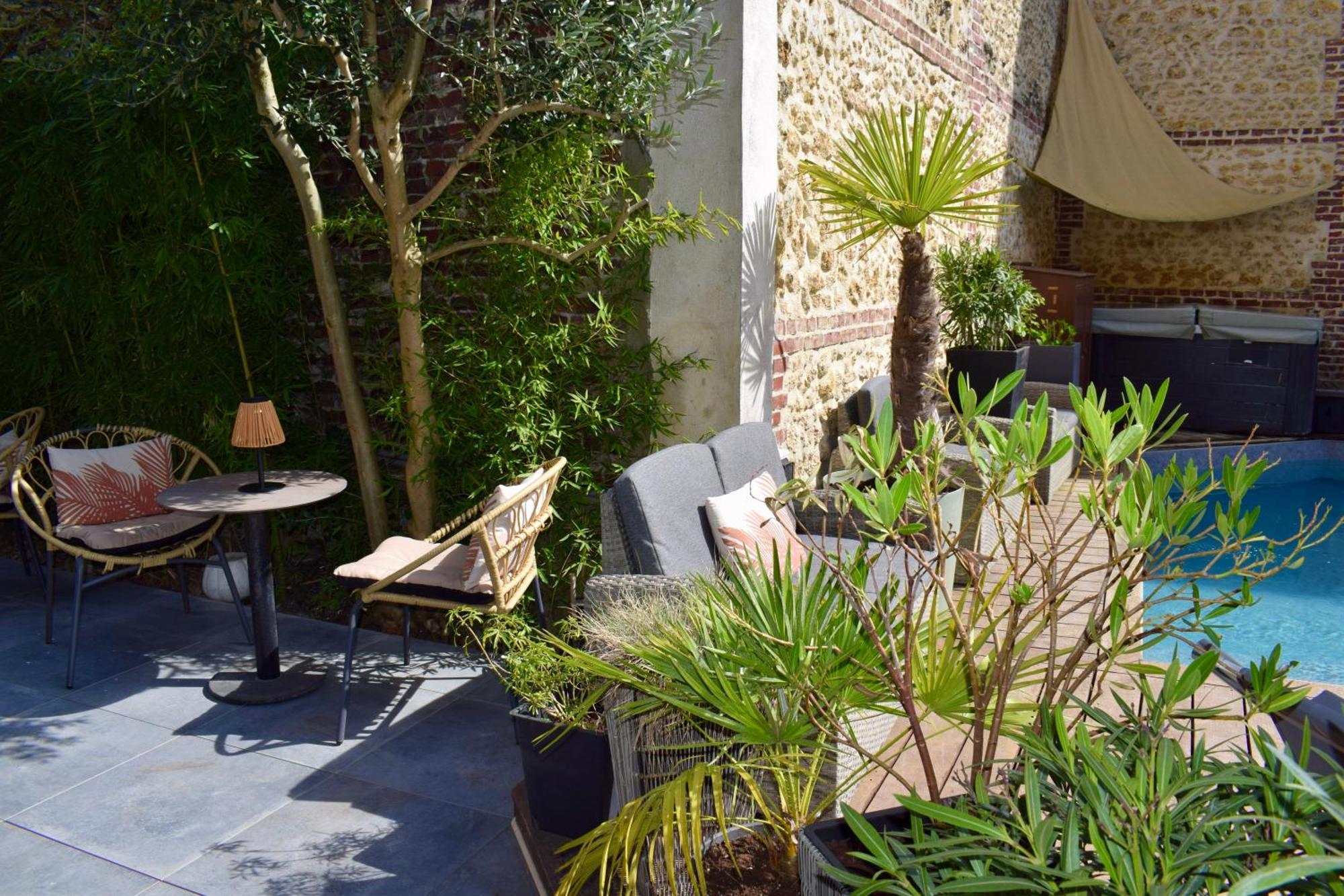 Le Trophee Boutique Hotel Spa- La Loggia Appart'Hotel Deauville Eksteriør billede